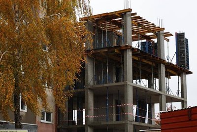 На Київщині перевірили відбудову двох будинків у Макарові: які претензії до підрядників На Київщині перевірили відбудову двох будинків у Макарові: які претензії до підрядників