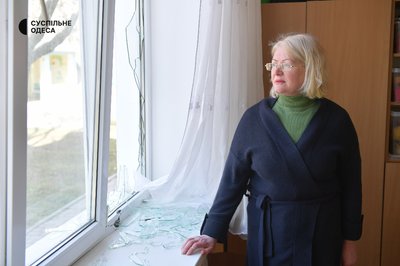 "Бачив удар через вікно і чув, як сиплеться скло": наслідки атаки РФ на Чорноморськ 16 березня
