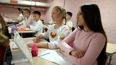 «Ми виходили з Маріуполя пішки»: історія Тетяни Глєбової — вчительки, яка увійшла до ТОП-10 найкращих в Україні «Ми виходили з Маріуполя пішки»: історія Тетяни Глєбової — вчительки, яка увійшла до ТОП-10 найкращих в Україні