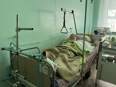 "Мені одірвало руку зразу": жінка, травмована внаслідок обстрілу Сум 13 квітня "Мені одірвало руку зразу": жінка, травмована внаслідок обстрілу Сум 13 квітня