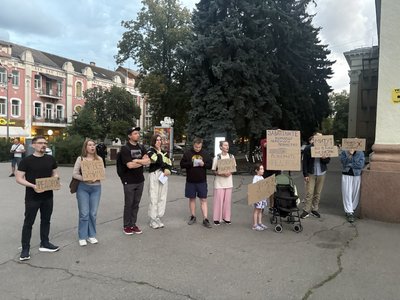 Девʼятий день у Полтаві тривають мітинги на підтримку ексміністра Федорова Девʼятий день у Полтаві тривають мітинги на підтримку ексміністра Федорова