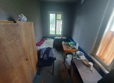 Дерев’яна вбиральня та відсутність ремонту: на Полтавщині виявили порушення у гуртожитках для ВПО Дерев’яна вбиральня та відсутність ремонту: на Полтавщині виявили порушення у гуртожитках для ВПО