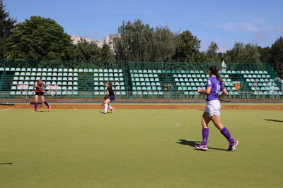Сумські хокеїстки готуються до матчів чемпіонату України з хокею на траві 5S Сумські хокеїстки готуються до матчів чемпіонату України з хокею на траві 5S