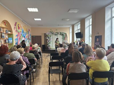 «Ми сюди приїжджаємо як додому»: Людмила Горова зустрілася з читачами в Бердичеві «Ми сюди приїжджаємо як додому»: Людмила Горова зустрілася з читачами в Бердичеві