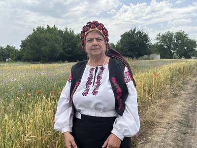 "Ми захоплюємося красою рідного краю". У селі поблизу Дніпра розквітли маки та волошки "Ми захоплюємося красою рідного краю". У селі поблизу Дніпра розквітли маки та волошки