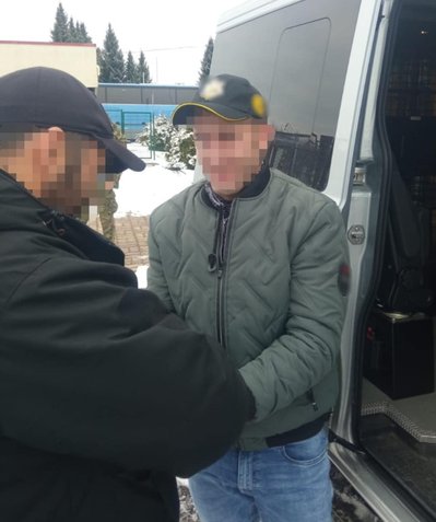 З Німеччини до України екстрадували закарпатця, підозрюваного у нападі та побитті чоловіка до смерті З Німеччини до України екстрадували закарпатця, підозрюваного у нападі та побитті чоловіка до смерті
