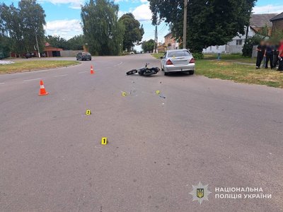 Двоє підлітків травмувалися в аварії у Ромнах: одного з тяжкими травмами госпіталізували Двоє підлітків травмувалися в аварії у Ромнах: одного з тяжкими травмами госпіталізували