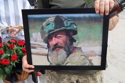“Він пішов тому, що це треба”. В Охтирці поховали Олександра Федоренка