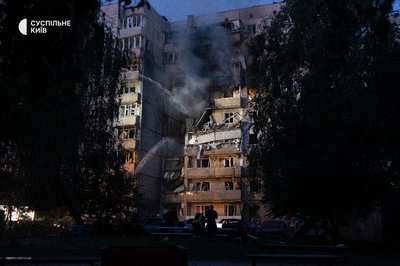 У Києві на Святошині після атаки РФ під руїнами залишаються люди: що розповіли місцеві про влучання
