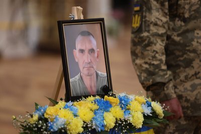 У Луцьку попрощалися з військовослужбовцями Іваном Остапчуком та Максимом Мачулою У Луцьку попрощалися з військовослужбовцями Іваном Остапчуком та Максимом Мачулою