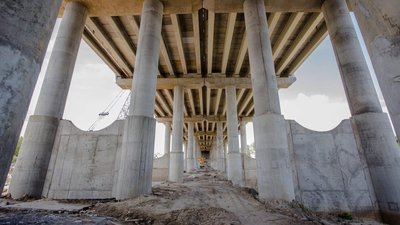 У серпні планують відкрити лівий проїзд 600-метровим мостом на об'їзній Чернігова У серпні планують відкрити лівий проїзд 600-метровим мостом на об'їзній Чернігова