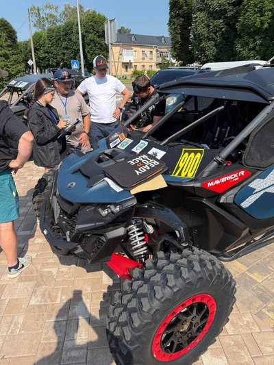 Популяризація спорту та обмеження через війну: на Кіровоградщині відбулися змагання з кантрі-кросу Популяризація спорту та обмеження через війну: на Кіровоградщині відбулися змагання з кантрі-кросу