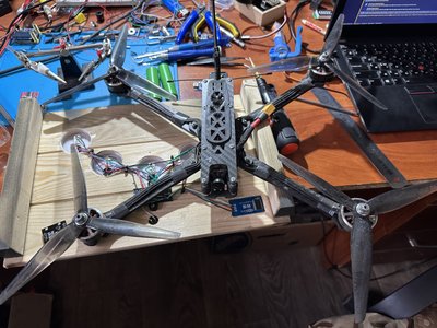FPV-дрони начальник майстерні зі створення бойових дронів 54 ОМБр на псевдо Моссад БпЛА майстерня 54 окрема механізована бригада Донецька область FPV-дрони начальник майстерні зі створення бойових дронів 54 ОМБр на псевдо Моссад БпЛА майстерня 54 окрема механізована бригада Донецька область