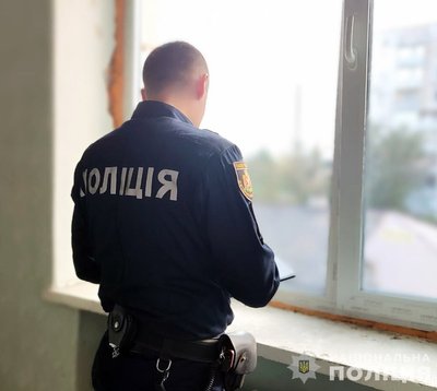 На Житомирщині поліція підозрює підрядника у завищенні вартості ремонту після обстрілів На Житомирщині поліція підозрює підрядника у завищенні вартості ремонту після обстрілів