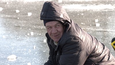"Кайф зимової риболовлі в адреналіні": як у Рівному рибалять на озері та чи безпечно це "Кайф зимової риболовлі в адреналіні": як у Рівному рибалять на озері та чи безпечно це