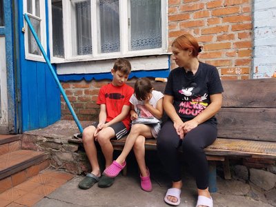 "Все одно хочеться додому". Як живе багатодітна родина з прикордоння Сумщини "Все одно хочеться додому". Як живе багатодітна родина з прикордоння Сумщини