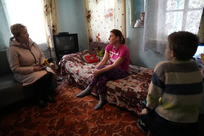 "Плануємо залишитися тут": як приймають переселенців в селі Артюхове на Сумщині