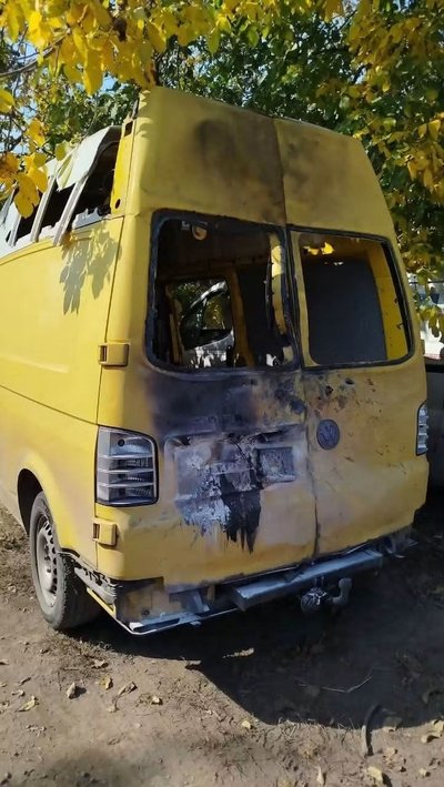 «Одна собака загинула, ще трьох шукають». У Краматорську FPV-дрон атакував евакуаційне авто «Одна собака загинула, ще трьох шукають». У Краматорську FPV-дрон атакував евакуаційне авто