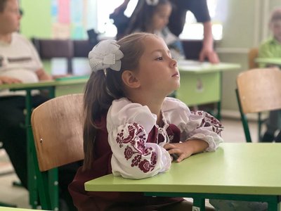 Перший дзвоник після атаки: відновила роботу сільська школа на Черкащині, яку пошкодив дрон Перший дзвоник після атаки: відновила роботу сільська школа на Черкащині, яку пошкодив дрон
