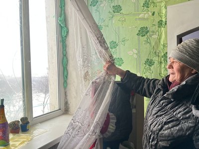 "Провалюється все": як зимують мешканці будинків у Золотоноші на Черкащині через місяць після атаки "Провалюється все": як зимують мешканці будинків у Золотоноші на Черкащині через місяць після атаки