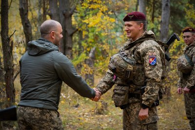 Воїни житомирської 95-ї десантно-штурмової бригади отримали державні нагороди Воїни житомирської 95-ї десантно-штурмової бригади отримали державні нагороди