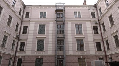 Чому у Міністерстві культури не дозволили встановлювати ліфт у Чернівецькій ОВА Чому у Міністерстві культури не дозволили встановлювати ліфт у Чернівецькій ОВА