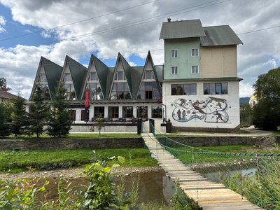 Готель "Карпати" Готель "Карпати"