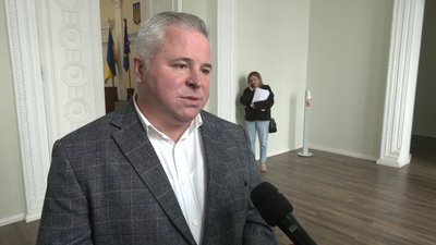 Чернігівські депутати збирались двічі за день на пленарні засідання, щоб проголосувати за енергетичні питання Чернігівські депутати збирались двічі за день на пленарні засідання, щоб проголосувати за енергетичні питання