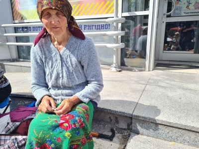 Ольга Гаврилюк каже, що в будні охочих купити чорницю менше, ніж у вихідний Ольга Гаврилюк каже, що в будні охочих купити чорницю менше, ніж у вихідний