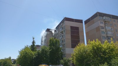 Багатоповерхівка, ДСНС, рятувальники, пожежа Багатоповерхівка, ДСНС, рятувальники, пожежа