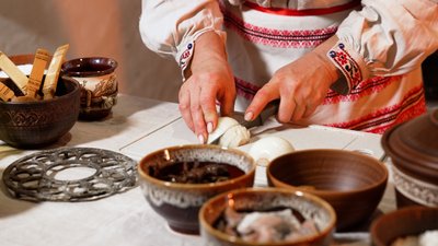 "Кулінарний спадок": Як готували 12 пісних страв на Святвечір у Злазному на Рівненщині "Кулінарний спадок": Як готували 12 пісних страв на Святвечір у Злазному на Рівненщині