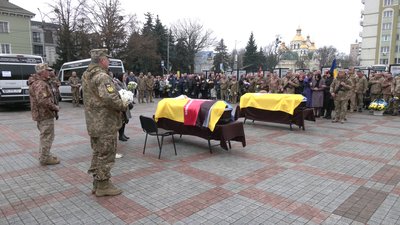 Прощання з двома військовими Прощання з двома військовими
