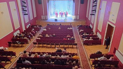 У місті на Житомирщині освітяни виходили на протест через урізання премій до Дня вчителя У місті на Житомирщині освітяни виходили на протест через урізання премій до Дня вчителя
