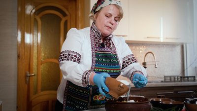 "Кулінарний спадок": як на Рівненщині готують цибульники з м'ясом "Кулінарний спадок": як на Рівненщині готують цибульники з м'ясом