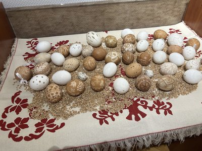Дерев'яні яйця у техніці кракле Дерев'яні яйця у техніці кракле