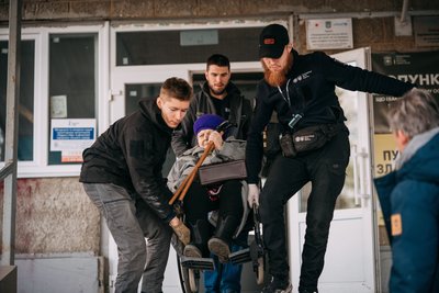“Я думав, що помру”. Історик із Парижа став евакуаційником на Донеччині “Я думав, що помру”. Історик із Парижа став евакуаційником на Донеччині