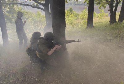 У Хмельницькому населення готують до національного спротиву: чому навчають У Хмельницькому населення готують до національного спротиву: чому навчають