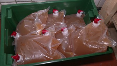 Перероблений сік зберігають в спеціальних упакуваннях, яке може зберігати його термін придатності понад рік Перероблений сік зберігають в спеціальних упакуваннях, яке може зберігати його термін придатності понад рік