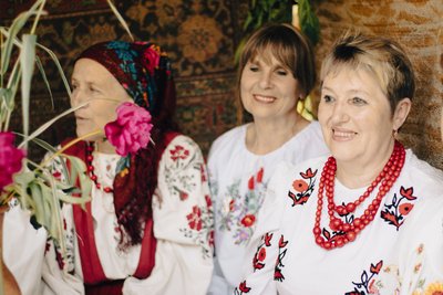 "Празник такий – Зелена неділя!": як наряджають "куклу" та відзначають Трійцю у Шаповалівці на Сумщині "Празник такий – Зелена неділя!": як наряджають "куклу" та відзначають Трійцю у Шаповалівці на Сумщині