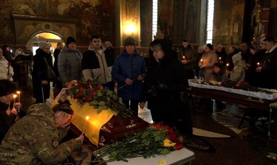 "Дуже важка втрата для нас": у Черкасах попрощалися з двома військовослужбовцями "Дуже важка втрата для нас": у Черкасах попрощалися з двома військовослужбовцями