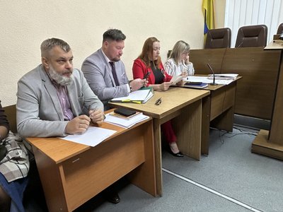 Огляд дерев здійснювали лише візуально: у Кременчуці допитали свідків у справі загибелі дівчинки в дитсадку Огляд дерев здійснювали лише візуально: у Кременчуці допитали свідків у справі загибелі дівчинки в дитсадку