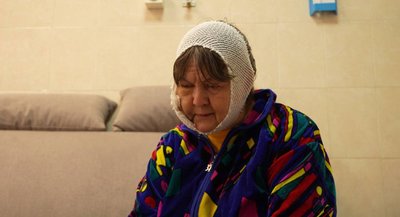 Єдина, хто вижила після розстрілу родини військовими РФ. Медики Дніпропетровщини прооперували Ольгу з Донеччини Єдина, хто вижила після розстрілу родини військовими РФ. Медики Дніпропетровщини прооперували Ольгу з Донеччини