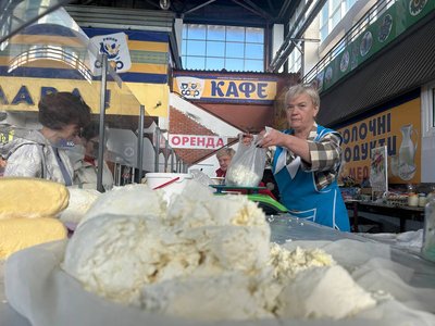У Житомирі знизився попит на молочні продукти на Житньому ринку: що з цінами У Житомирі знизився попит на молочні продукти на Житньому ринку: що з цінами