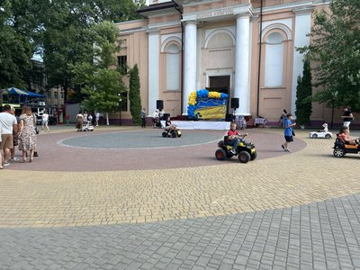 У Монастирищі на Черкащині відсвяткували День міста й зібрали кошти для ЗСУ У Монастирищі на Черкащині відсвяткували День міста й зібрали кошти для ЗСУ