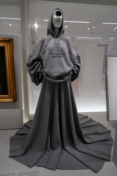 Нова модна виставка Met Gala прагне "повернути" типи фігур, які історія мистецтва ігнорувала