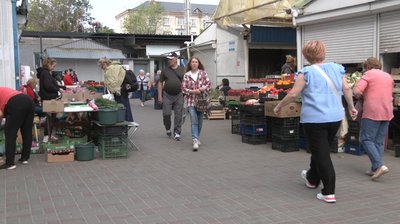 "По кілька штук купують": у Черкасах ціна на моркву зросла удвічі впродовж травня "По кілька штук купують": у Черкасах ціна на моркву зросла удвічі впродовж травня