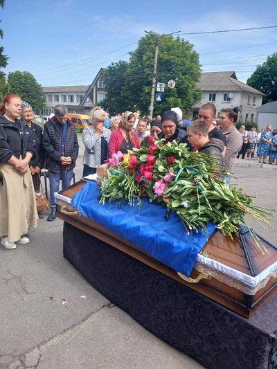 На Тальнівщині попрощалися із загиблим Олександром Скляром На Тальнівщині попрощалися із загиблим Олександром Скляром