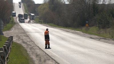 На Тернопільщині ремонтують дорогу, ремонт дороги, 14 квітня 2026 року На Тернопільщині ремонтують дорогу, ремонт дороги, 14 квітня 2026 року