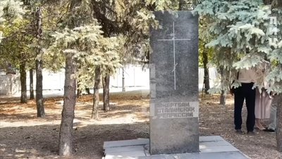 В окупованому Луганську демонтували пам’ятники жертвам сталінських репресій та Голодомору В окупованому Луганську демонтували пам’ятники жертвам сталінських репресій та Голодомору