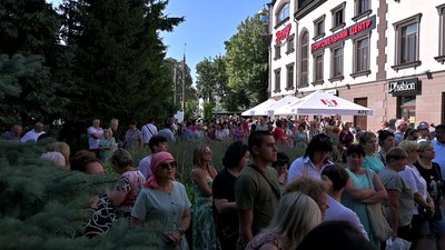 Суперечка через траншею та оренду ділянок на ринку виникла на сесії Рівнеради Суперечка через траншею та оренду ділянок на ринку виникла на сесії Рівнеради